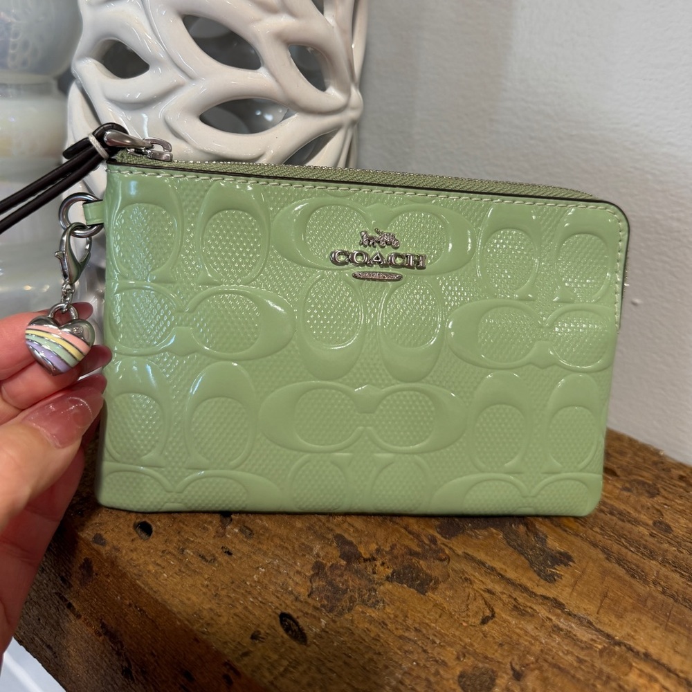 New! Coach! - Picture 7 of 17